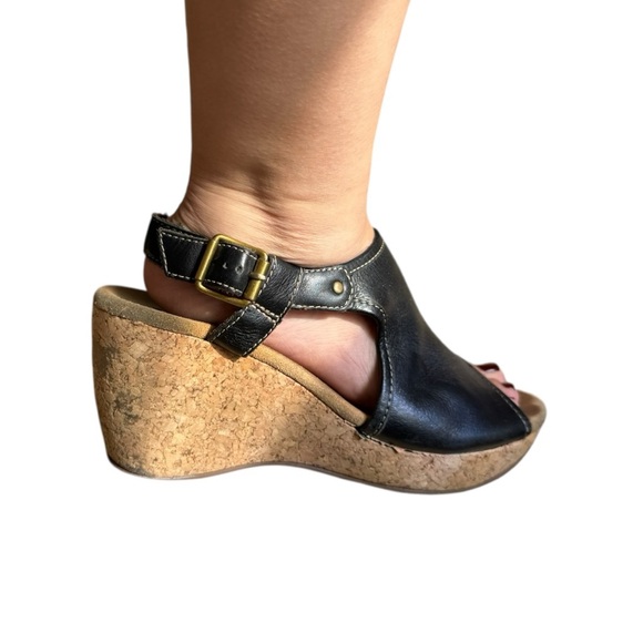 Clarks Women's Artisan by Harwich Helm Wedge Sandal Sz 10 m in black leather - Picture 1 of 10